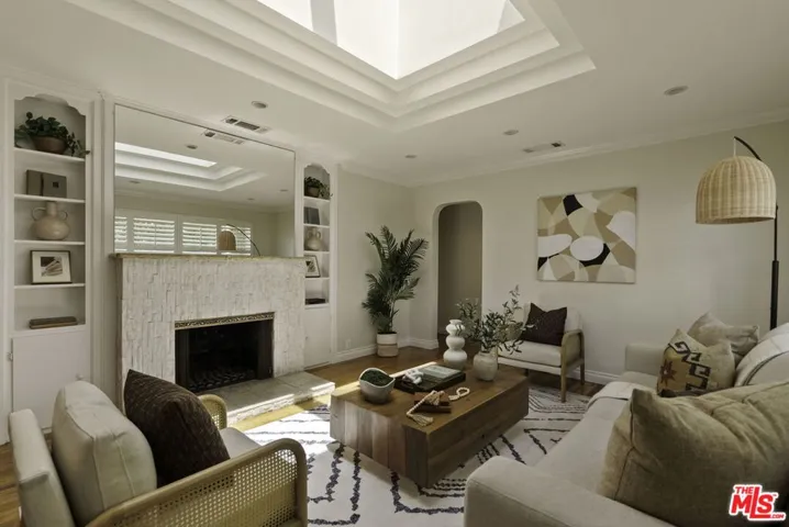 8137 Regis Way, Los Angeles, California 90045