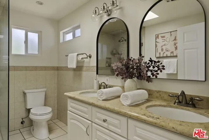 8137 Regis Way, Los Angeles, California 90045