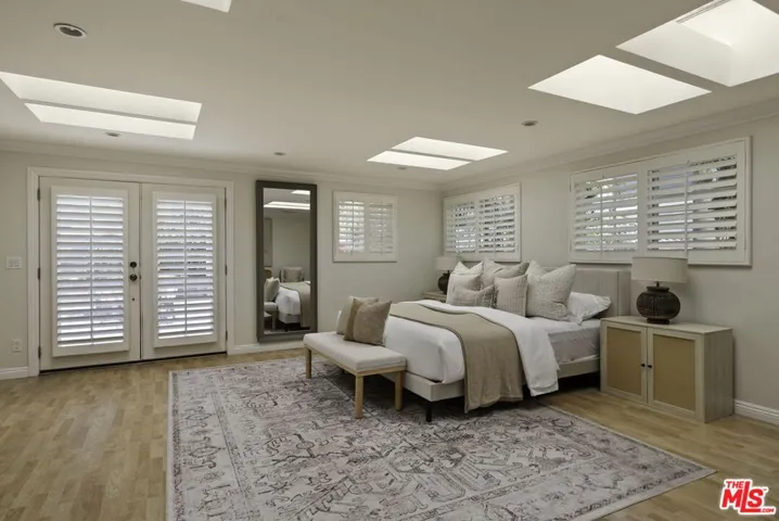 8137 Regis Way, Los Angeles, California 90045