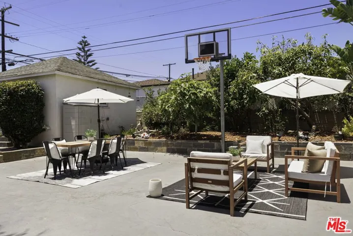 8137 Regis Way, Los Angeles, California 90045