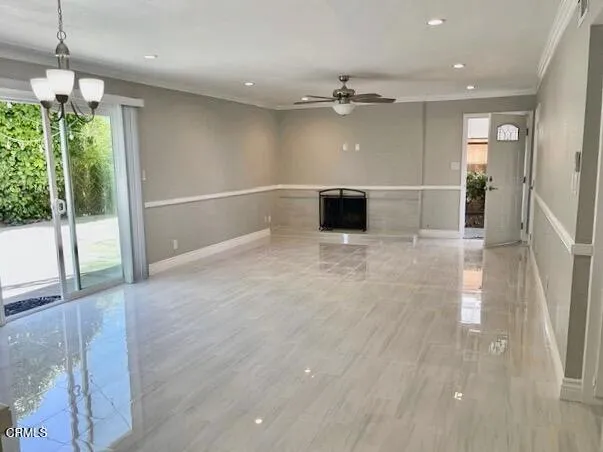 2589 bayshore ave