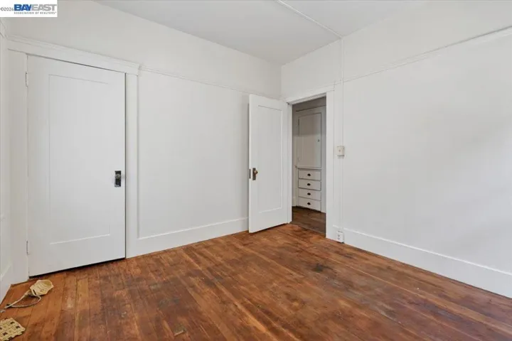 950 Loomis Ct, Oakland, California 94606