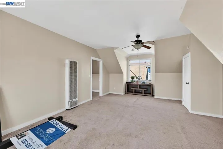 950 Loomis Ct, Oakland, California 94606