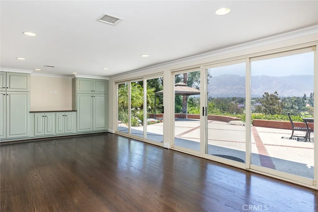 Family Room 1