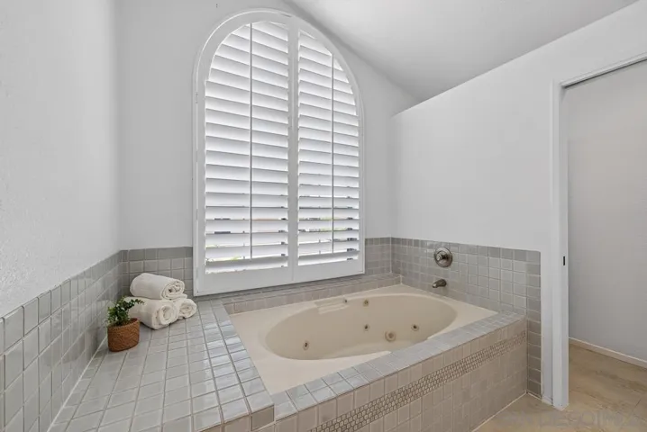 13887 Carriage Rd, Poway, California 92064