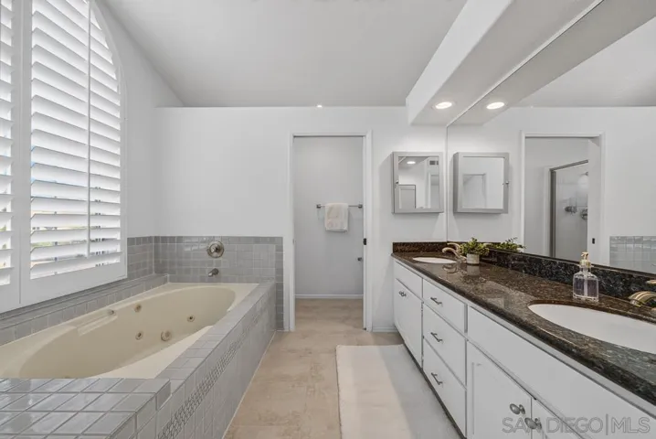 13887 Carriage Rd, Poway, California 92064