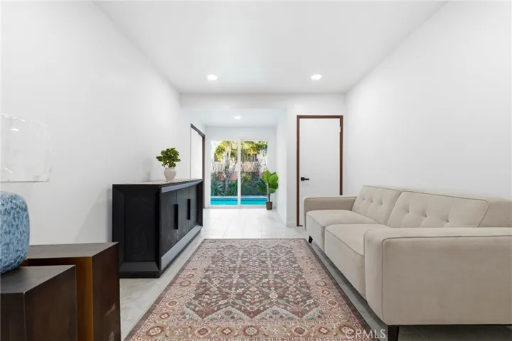 18114 Schoenborn, Northridge, California 91325