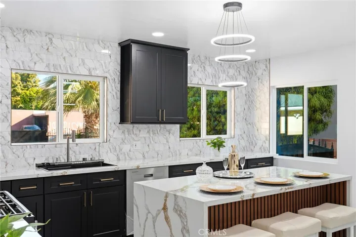 18114 Schoenborn, Northridge, California 91325