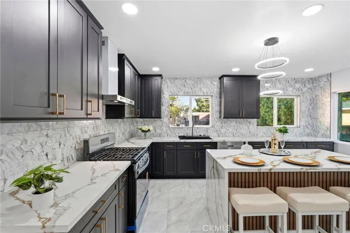18114 Schoenborn, Northridge, California 91325