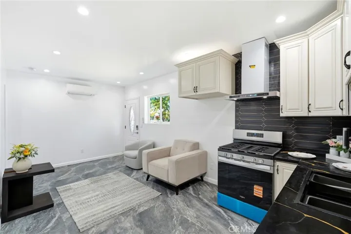 18114 Schoenborn, Northridge, California 91325