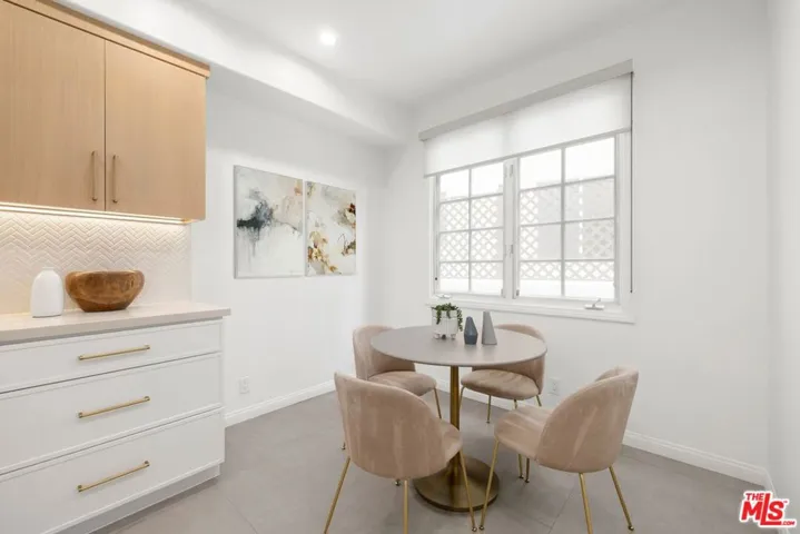 14100 Dickens Street 2, Sherman Oaks, California 91423