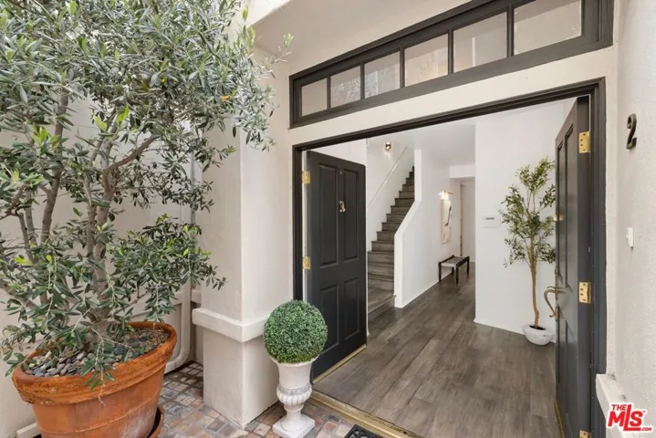 14100 Dickens Street 2, Sherman Oaks, California 91423