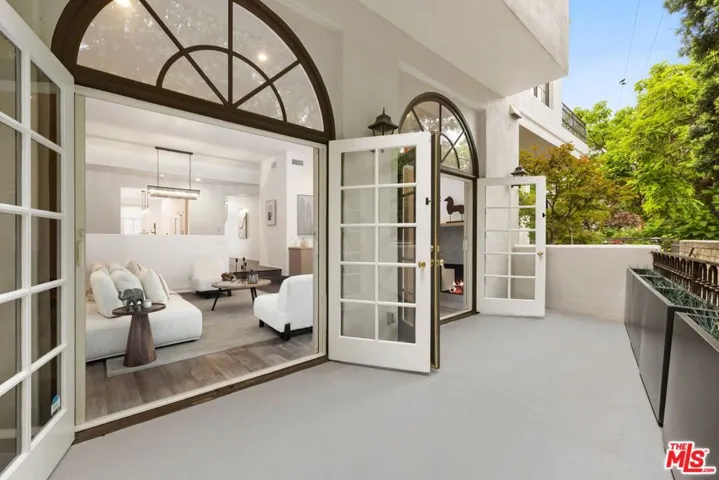 14100 Dickens Street 2, Sherman Oaks, California 91423