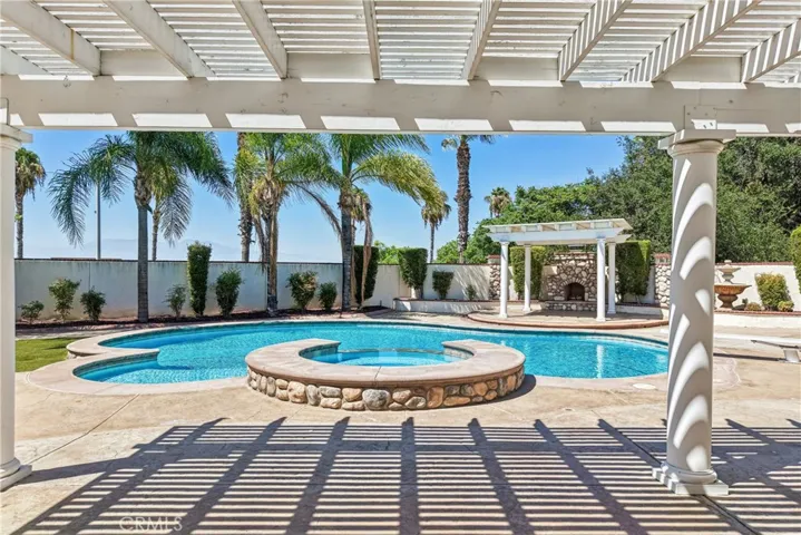 2431 Rosser, Corona, California 92879