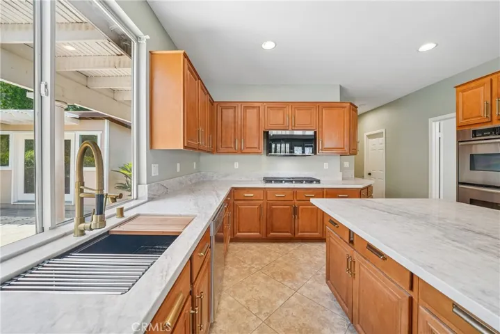 2431 Rosser, Corona, California 92879