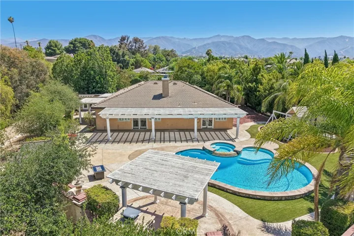 2431 Rosser, Corona, California 92879