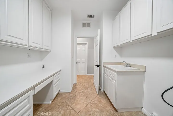 2431 Rosser, Corona, California 92879