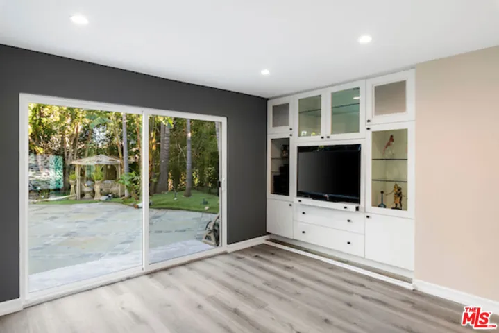 164 N Willaman Drive, Beverly Hills, California 90211