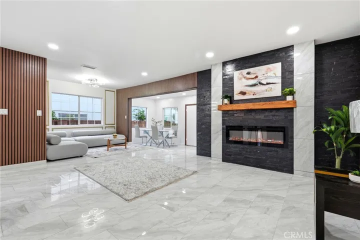 18114 Schoenborn, Northridge, California 91325