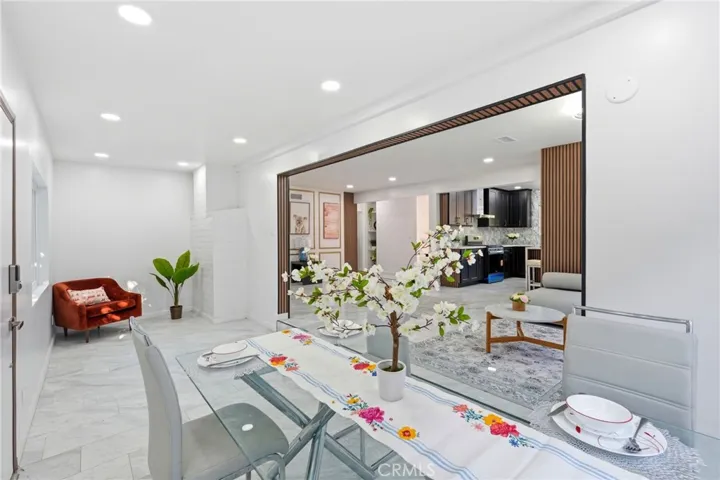 18114 Schoenborn, Northridge, California 91325