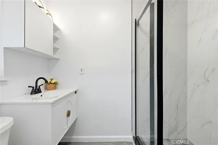 18114 Schoenborn, Northridge, California 91325