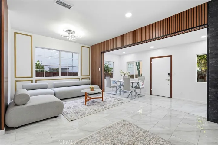 18114 Schoenborn, Northridge, California 91325