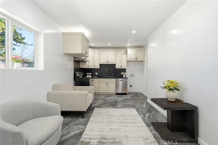 18114 Schoenborn, Northridge, California 91325