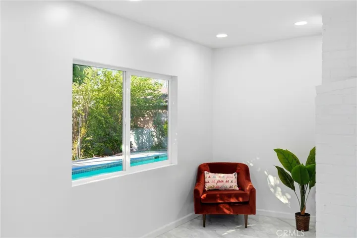 18114 Schoenborn, Northridge, California 91325
