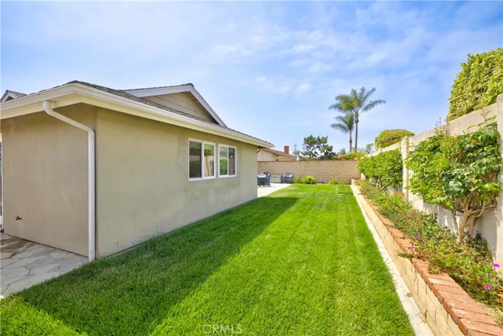 21281 Seaforth Lane, Huntington Beach, California 92646
