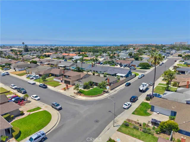 21281 Seaforth Lane, Huntington Beach, California 92646