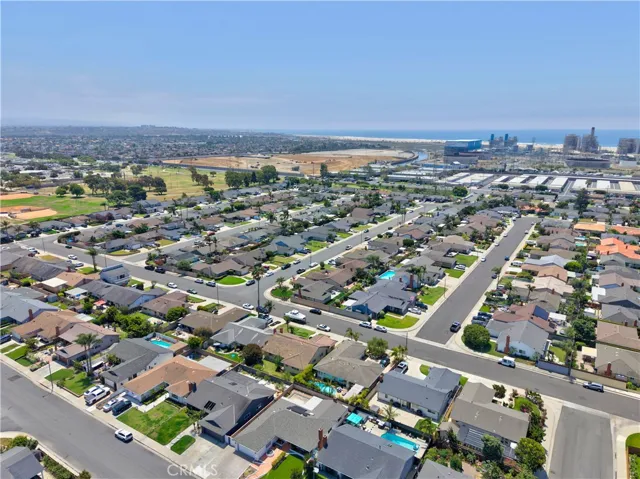 21281 Seaforth Lane, Huntington Beach, California 92646