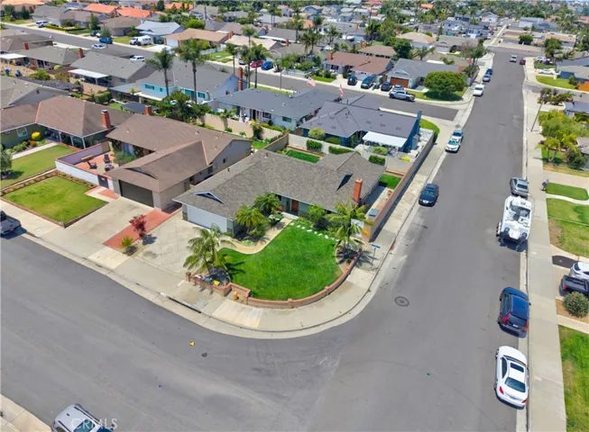 21281 Seaforth Lane, Huntington Beach, California 92646