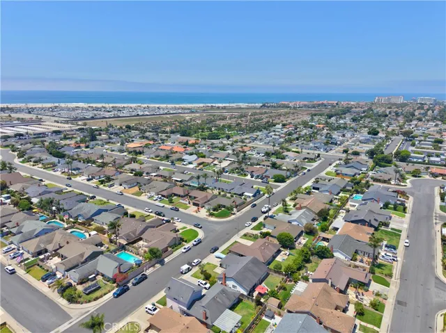 21281 Seaforth Lane, Huntington Beach, California 92646