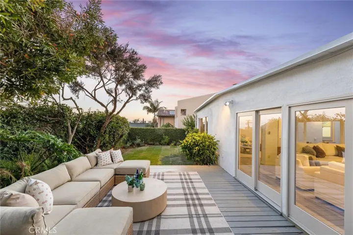 1136 8th Street, Hermosa Beach, California 90254