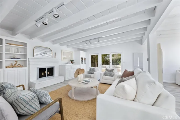 1136 8th Street, Hermosa Beach, California 90254