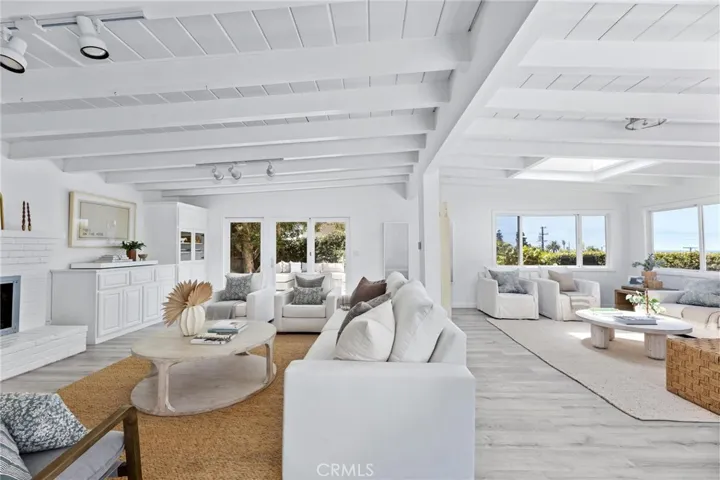 1136 8th Street, Hermosa Beach, California 90254