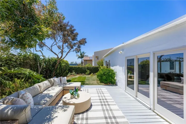1136 8th Street, Hermosa Beach, California 90254