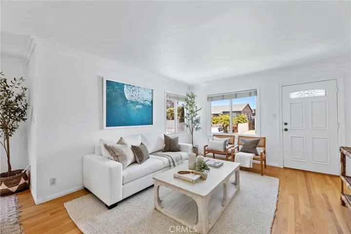 1136 8th Street, Hermosa Beach, California 90254