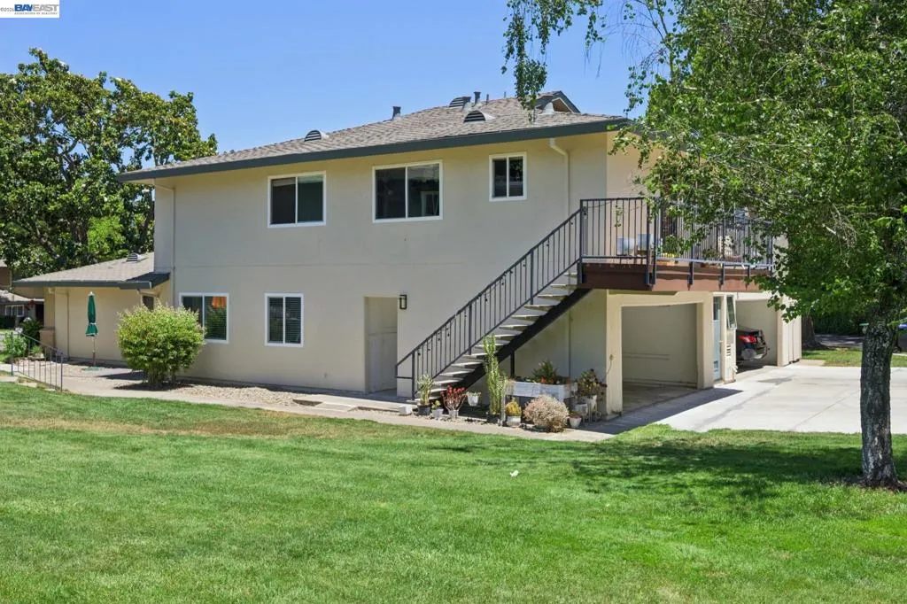 2122 Arroyo Ct