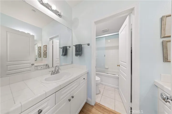 111 Chantilly, Irvine, California 92620