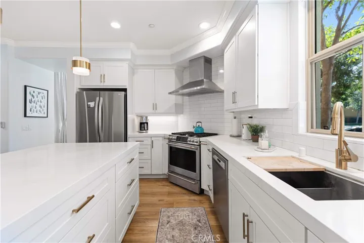 111 Chantilly, Irvine, California 92620