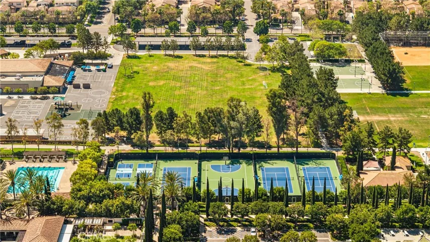 111 Chantilly, Irvine, California 92620
