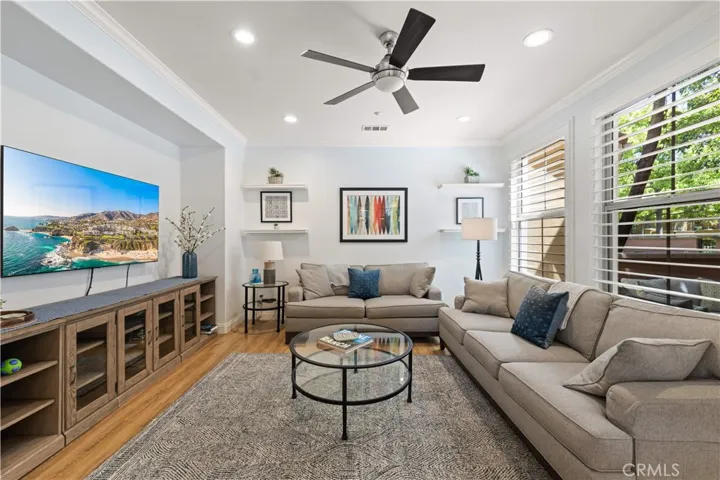 111 Chantilly, Irvine, California 92620
