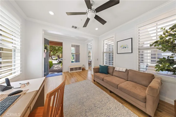111 Chantilly, Irvine, California 92620