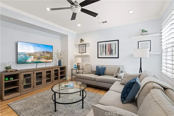 111 Chantilly, Irvine, California 92620