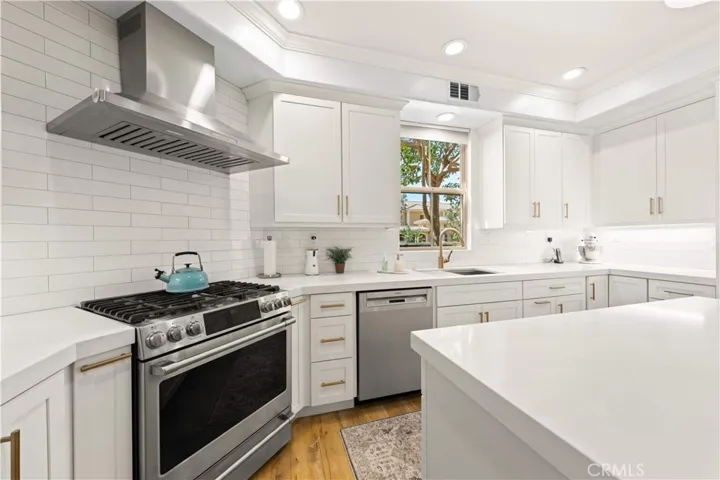 111 Chantilly, Irvine, California 92620