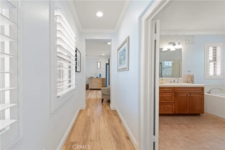 111 Chantilly, Irvine, California 92620