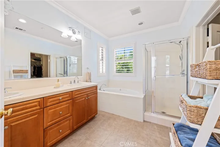 111 Chantilly, Irvine, California 92620