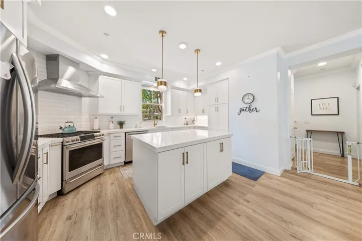 111 Chantilly, Irvine, California 92620