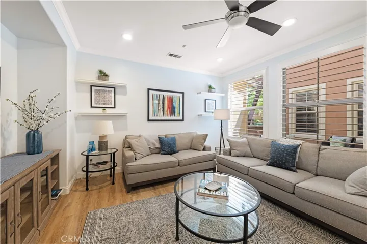 111 Chantilly, Irvine, California 92620